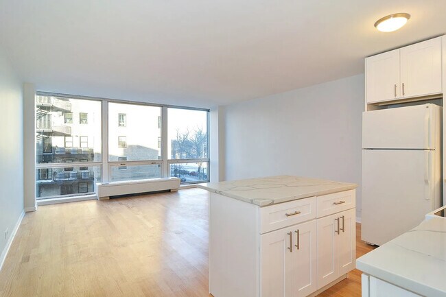 Photo - 2400 N Lakeview Ave Unidad 317