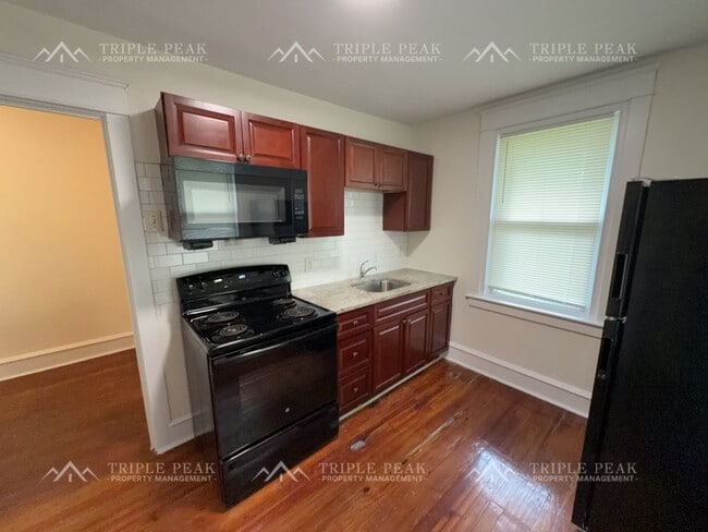 221 Lafayette Ave Unit B