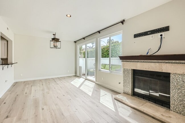 Photo - Beautifully Remodeled Townhome in the Cambria Community – Del Mar Heights