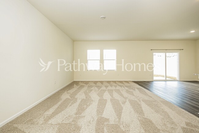 Photo - 1058 Large Poppy Dr