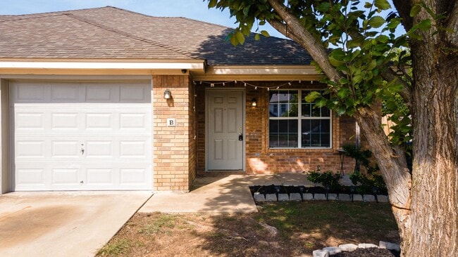 Building Photo - 1404 Chips Dr Rental