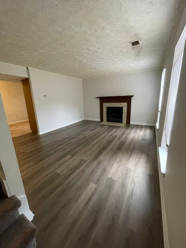 Photo - 2 bedroom duplex on cul-de-sac in McDonough