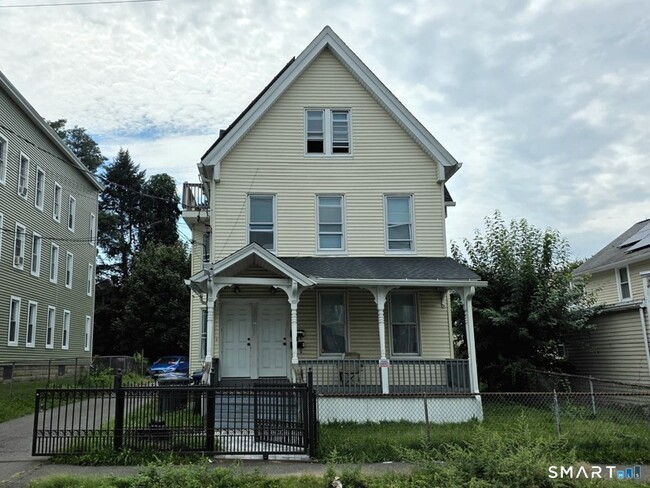Building Photo - 979-981 Hancock Avenue Unit 3