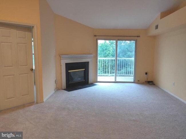 Photo - 13800 Farnsworth Ln Unit 5404