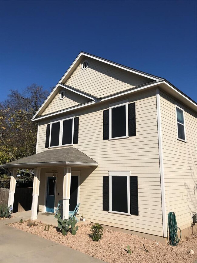 Photo - 1307 Walnut Ave