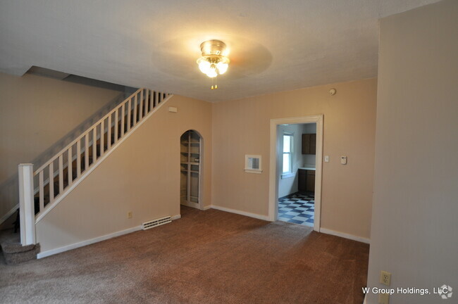 Building Photo - Super Convenient 1 Bedroom in Up & Coming ... Rental
