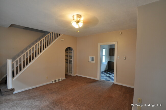 Super Convenient 1 Bedroom in Up & Coming ... - Super Convenient 1 Bedroom in Up & Coming ... House