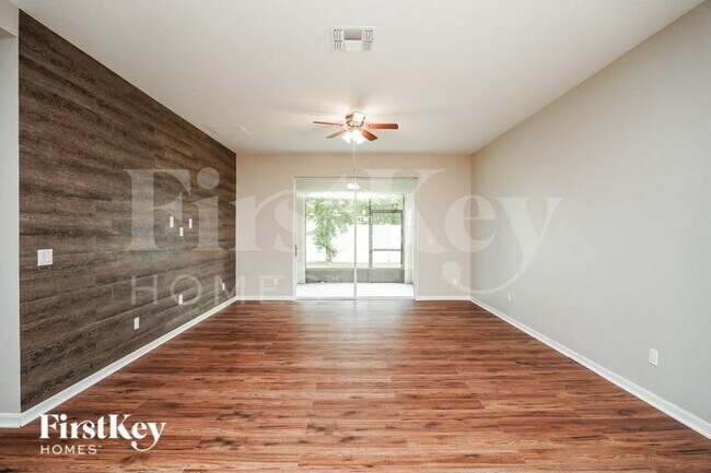 Photo - 2556 Isabela Terrace