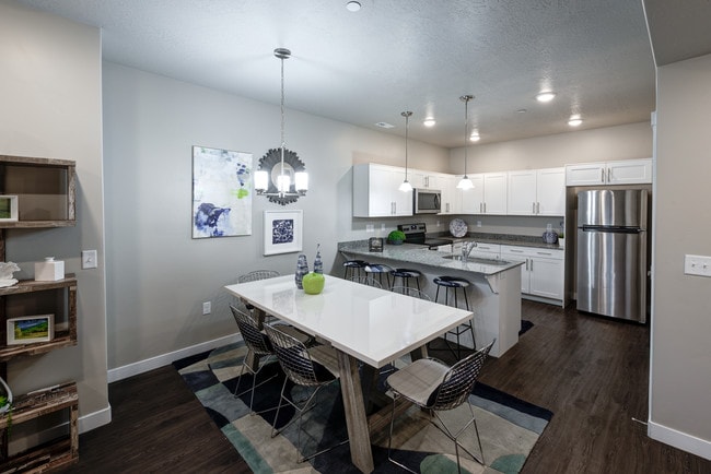 Photo - The Vine in Vineyard