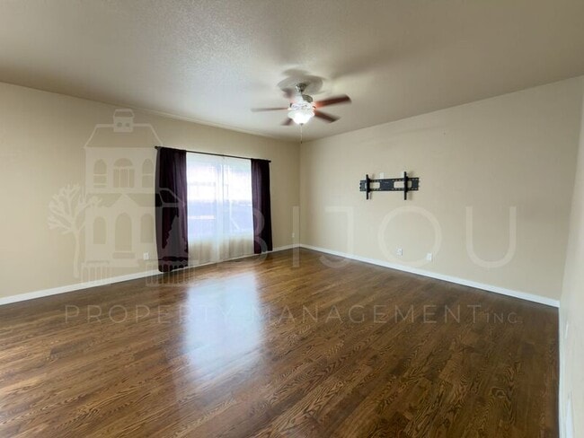 Photo - 7356 Big Prairie Ct