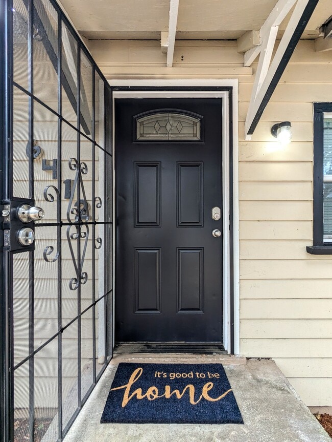 Photo - 2 Bed/1 Bath House - 5 min to Lakewood Tow...