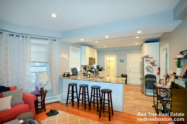 Photo - 65 Mapleton St