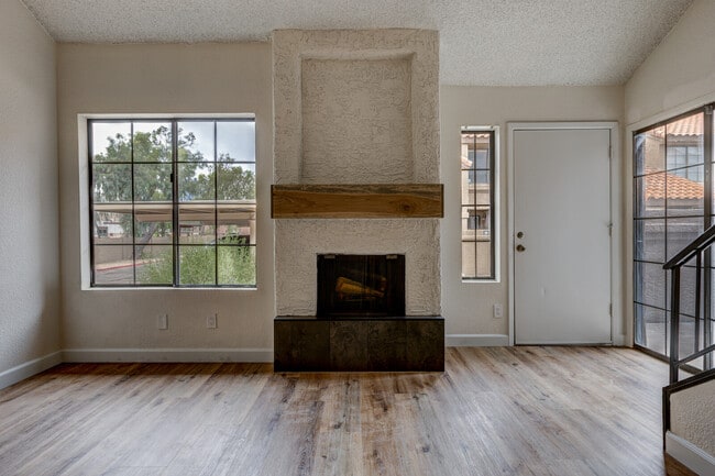 Photo - College Ave Condo Unidad H120