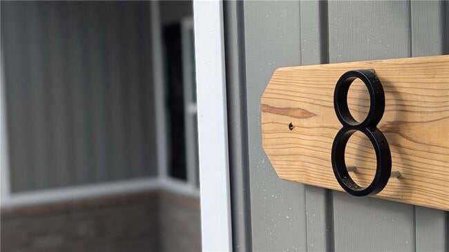 Photo - 8 Whithorn Ln