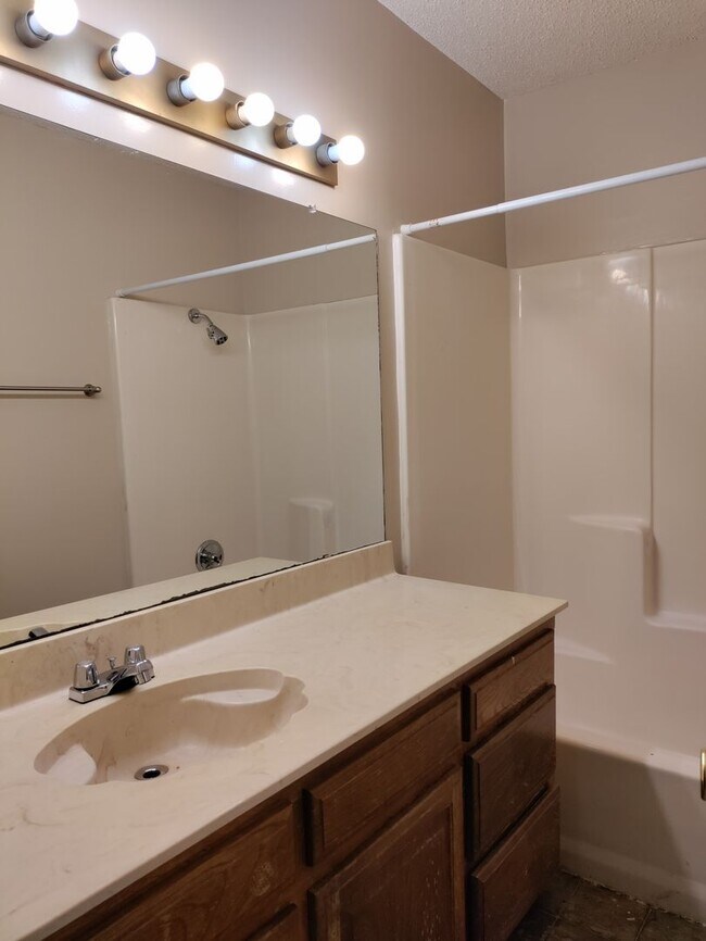 Photo - GV324 Unit 328