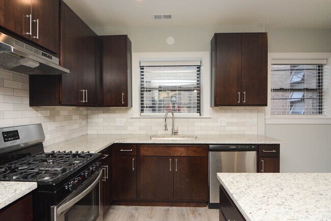 818 Crain St Unit 4