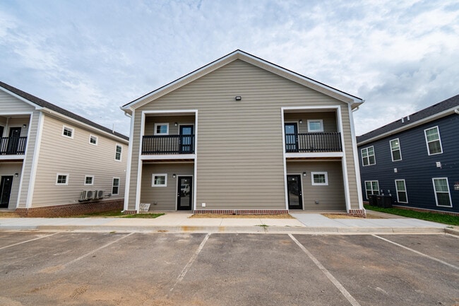 Building Photo - 109 Spring Meadow Path Unit 1 Rental