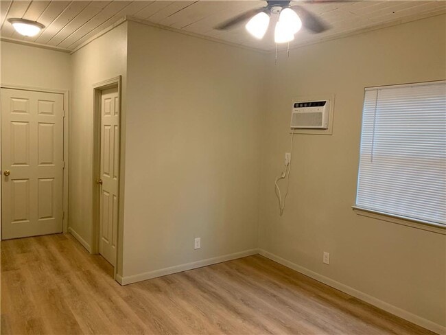 Photo - 1604 Water St