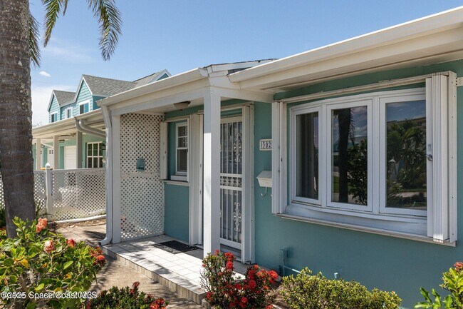 Photo - 302 Emerald Pl E