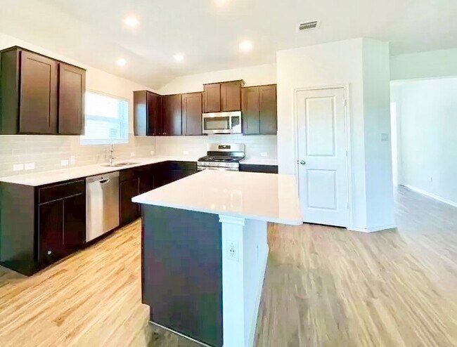 Photo - 217 Coventry Dr