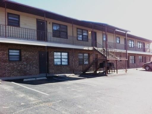 Building Photo - 701 S Cherry St Unit D Rental