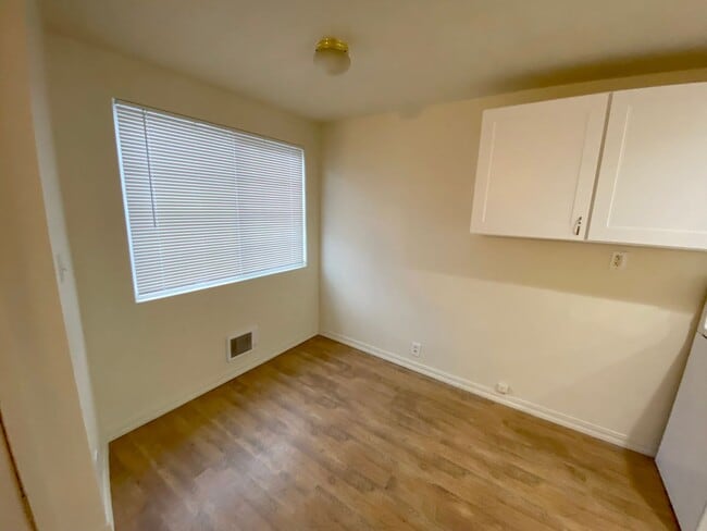 Building Photo - 719 Avenue S Unit #1