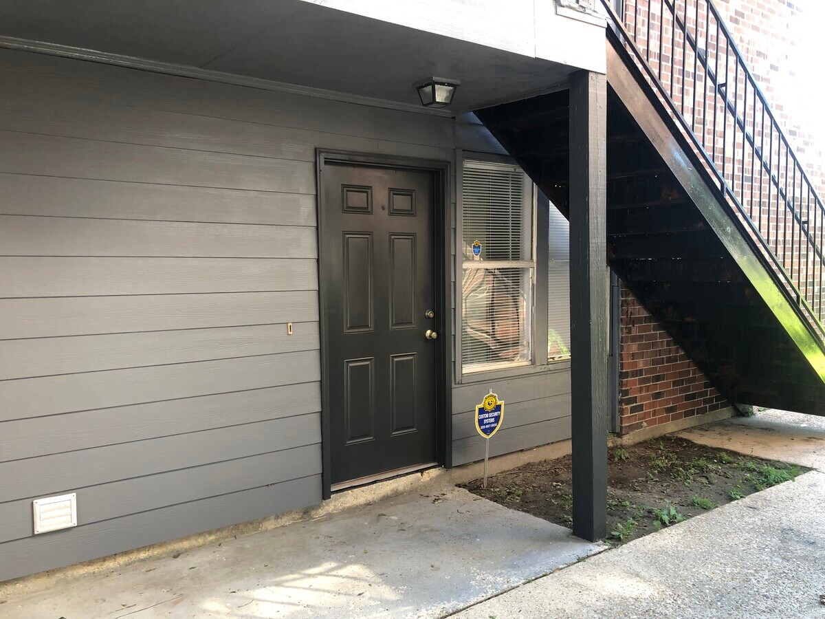 Front Entrance - 1638 Starboard Dr Apartments Unit South Highland