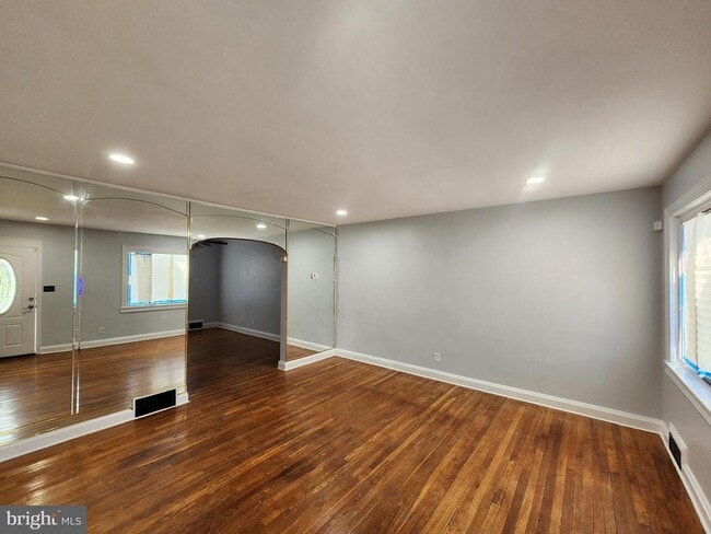 Photo - 1420 Winston Ave