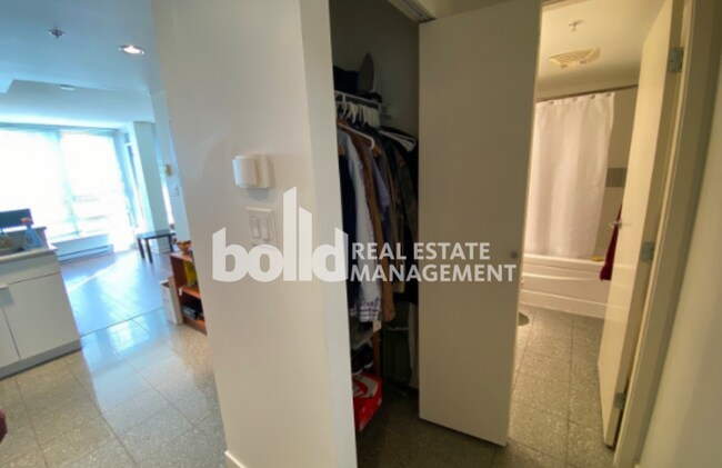 Photo - 939 Expo Blvd