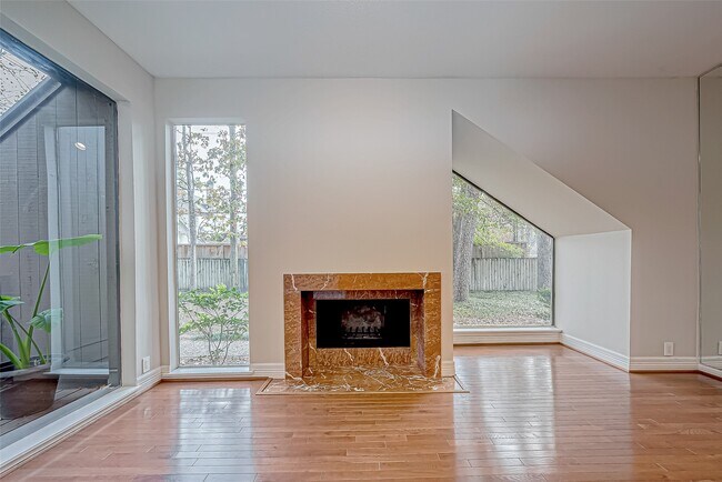 Photo - 316 Litchfield Ln