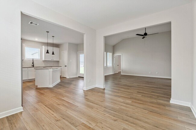 Photo - 1927 June Lk Ln