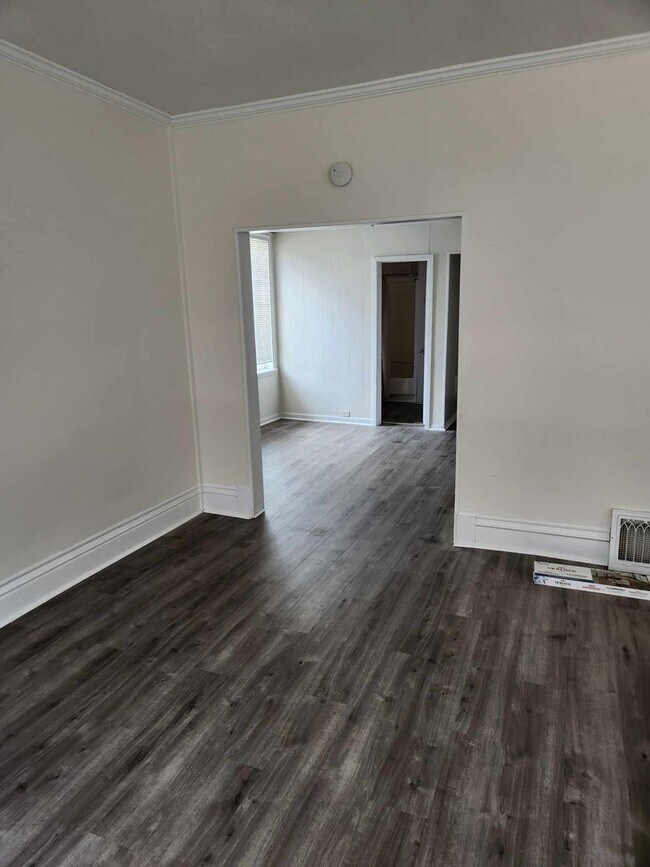 313 N Michigan Ave Unit 313 N. Michigan Ave- Apt #3