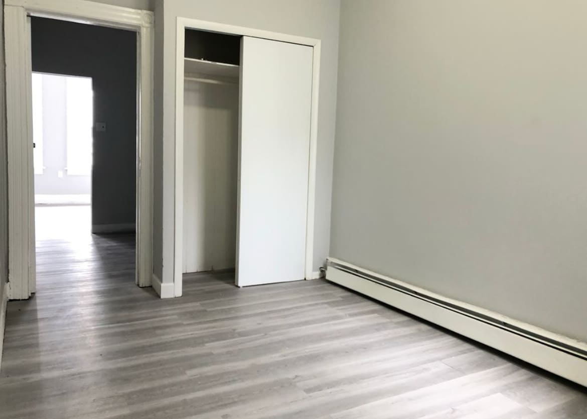 Photo - 85 E 25th St