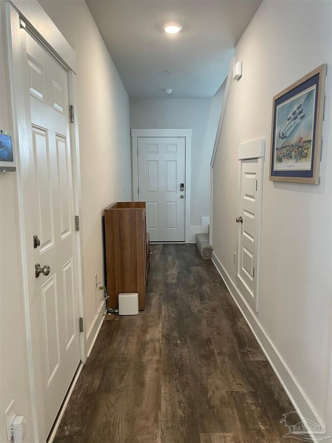 Photo - 1639 Iroquois Ct