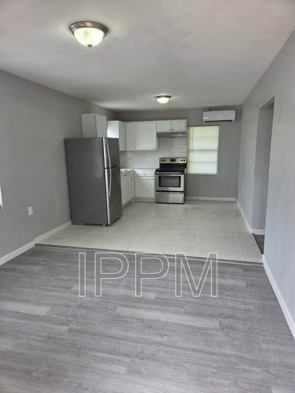 Photo - 1141 W Acacia Ave Unit 8