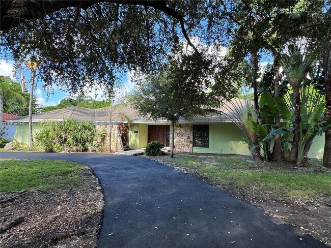 Photo - 17900 SW 77th Ave