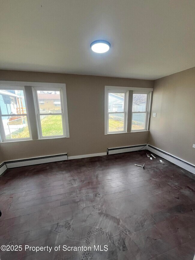 Photo - 129 S Blakely St Apartamento