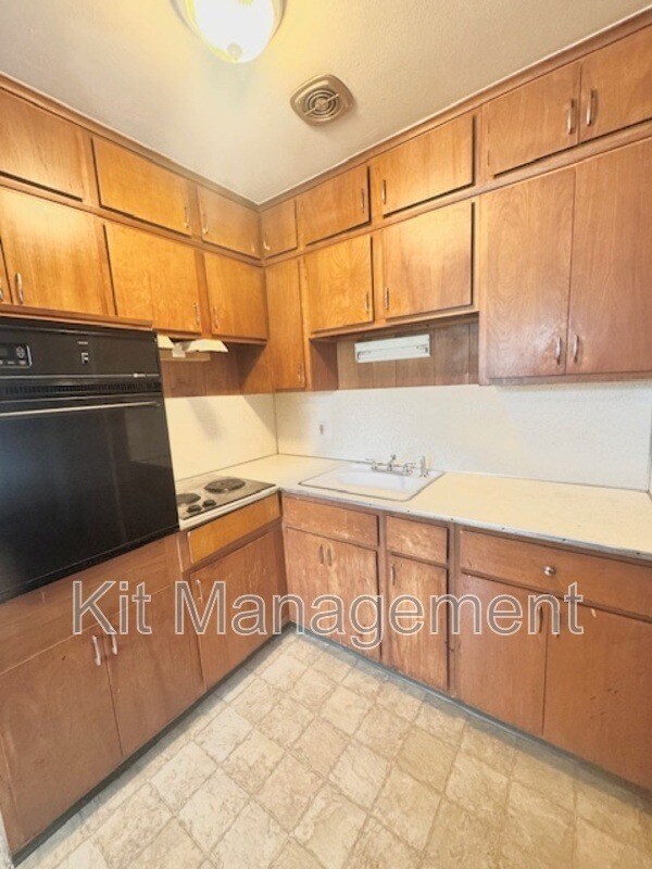 Photo - 3320 Douglas Rd