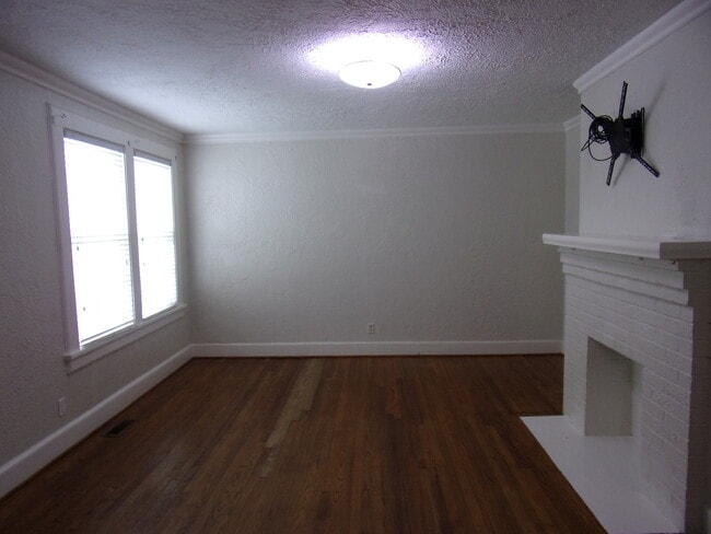 Photo - r1905b Unit 1907