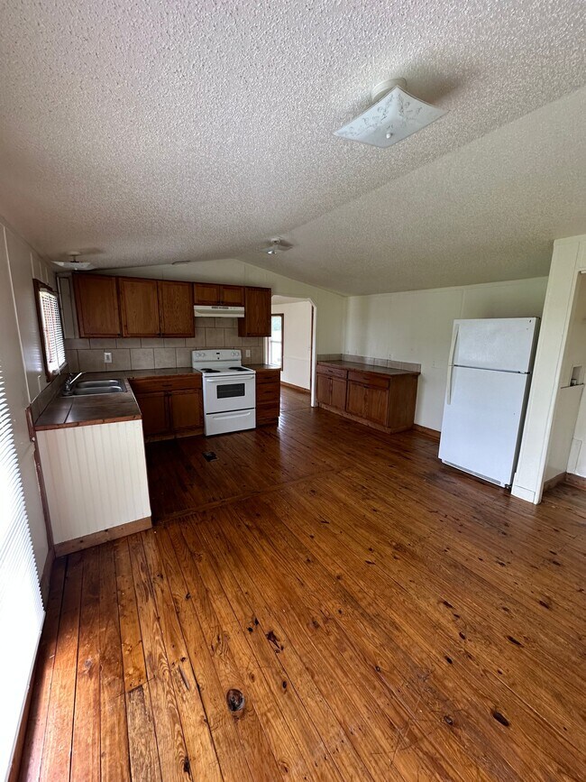 Photo - 10017 Wrangler Wy