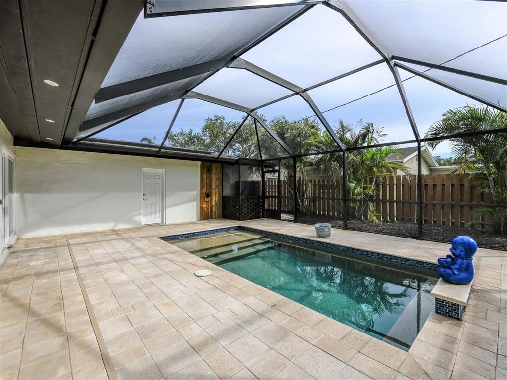 Photo - 6400 Mockingbird Way S