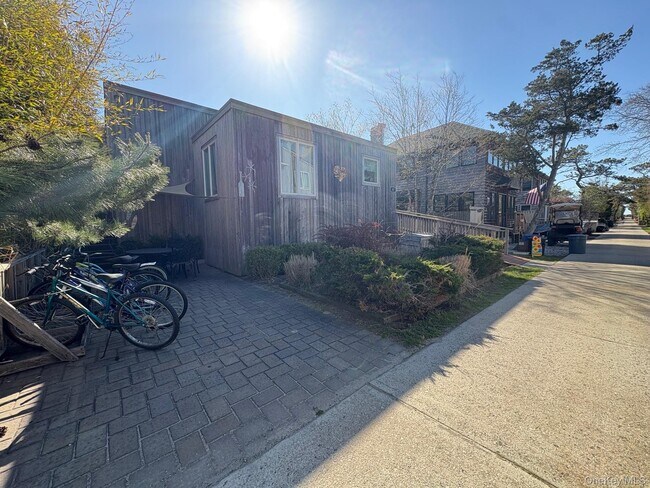 431 Dehnhoff Walk