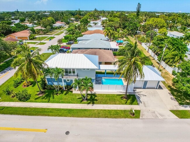 Photo - 425 Hugh St