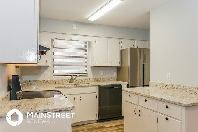 Photo - 1455 James Ave