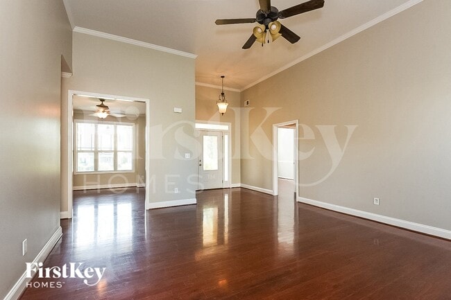 Photo - 16 Cedar Way