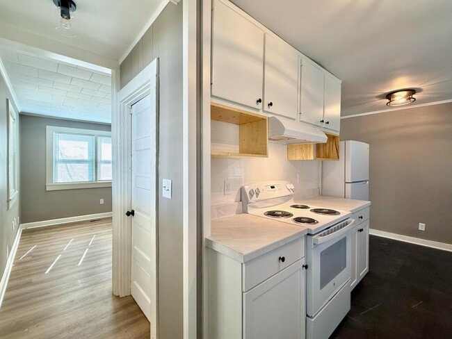 Photo - 716 Forest St