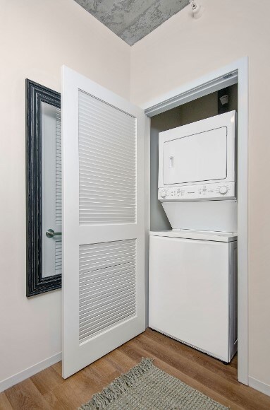 Photo - 98 E 14th St