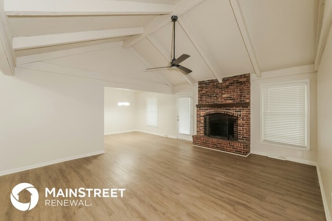 Photo - 400 NE Lee Dr