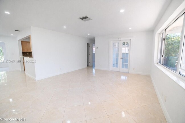 Photo - 783 W 78th St