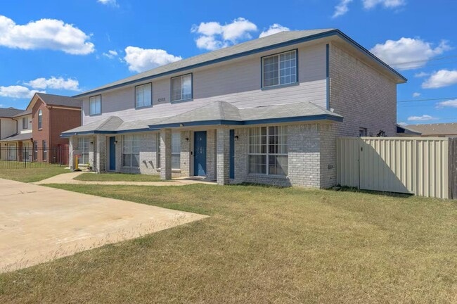 Building Photo - 4203 Deek Dr Unit D